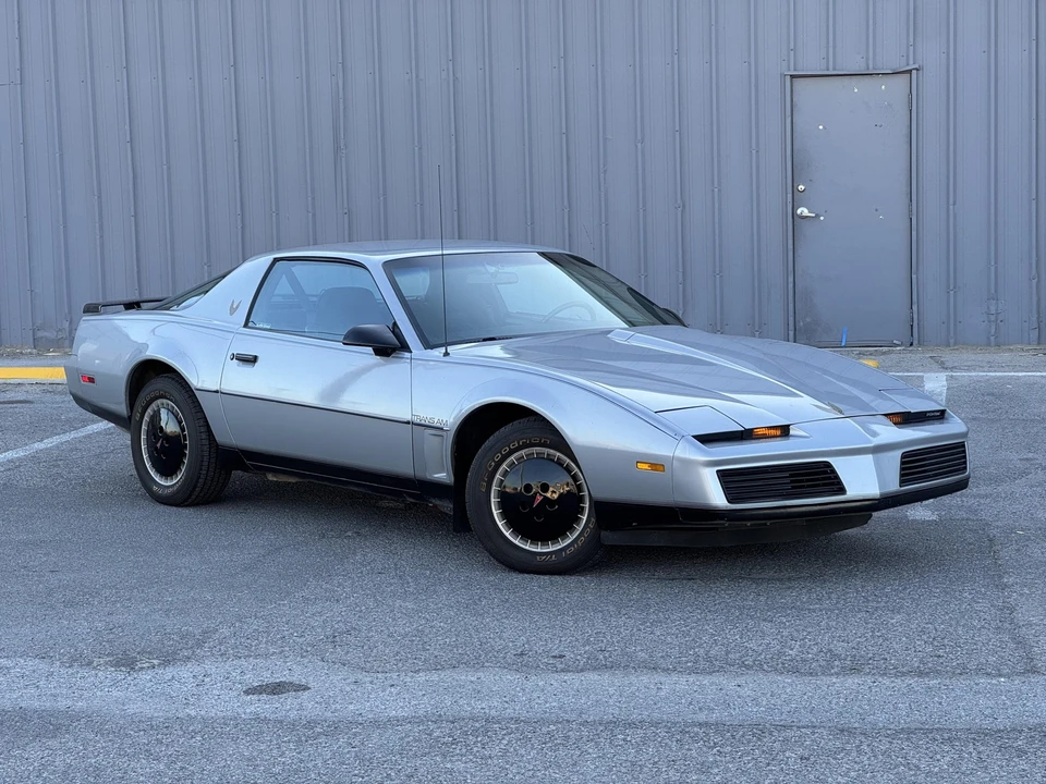 1982 Pontiac Firebird Trans Am 3rd Gen - Image 9 of 31