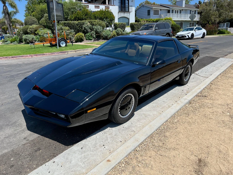 1982 Pontiac Firebird Trans Am 3rd Gen - Image 9 of 25