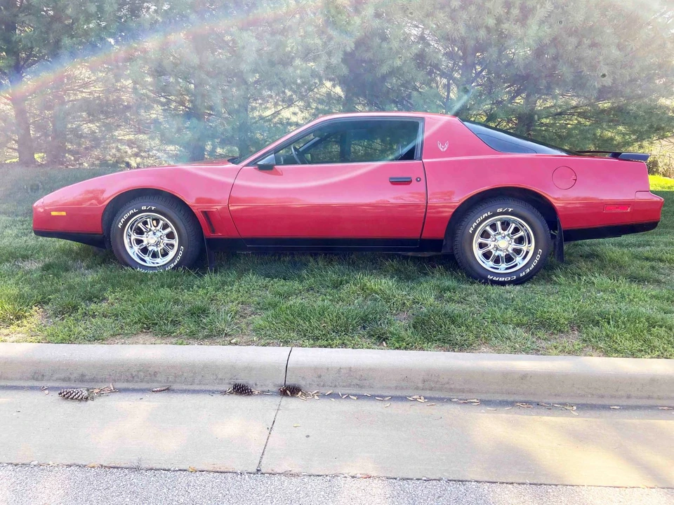 1982 Pontiac Firebird Trans Am 3rd Gen - Image 5 of 31