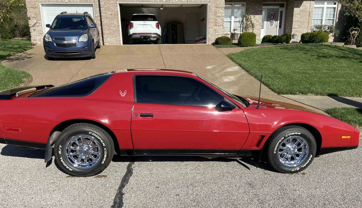 1982 Pontiac Firebird Trans Am 3rd Gen - Image 9 of 31