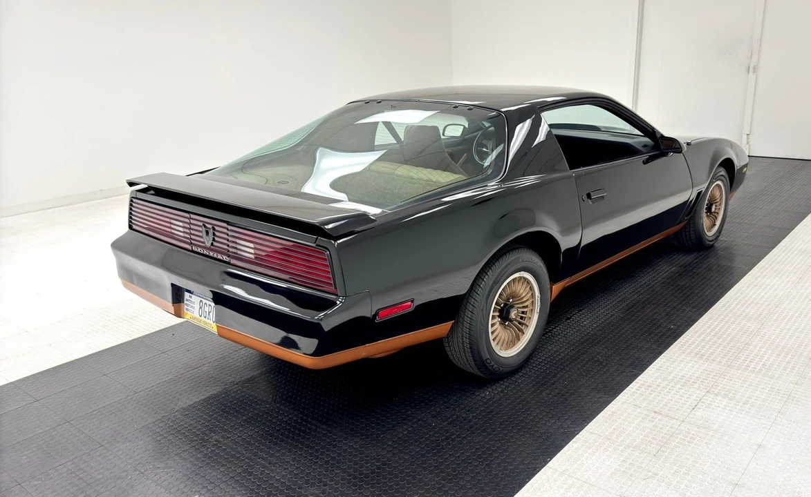 1982 Pontiac Firebird Trans Am 3rd Gen - Image 5 of 12