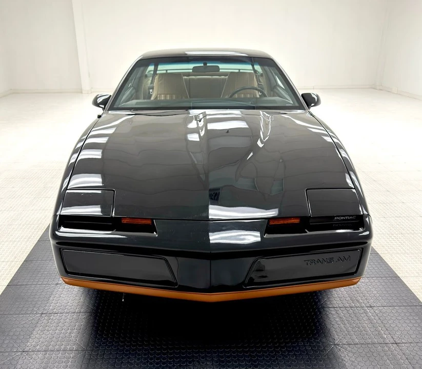 1982 Pontiac Firebird Trans Am 3rd Gen - Image 8 of 12