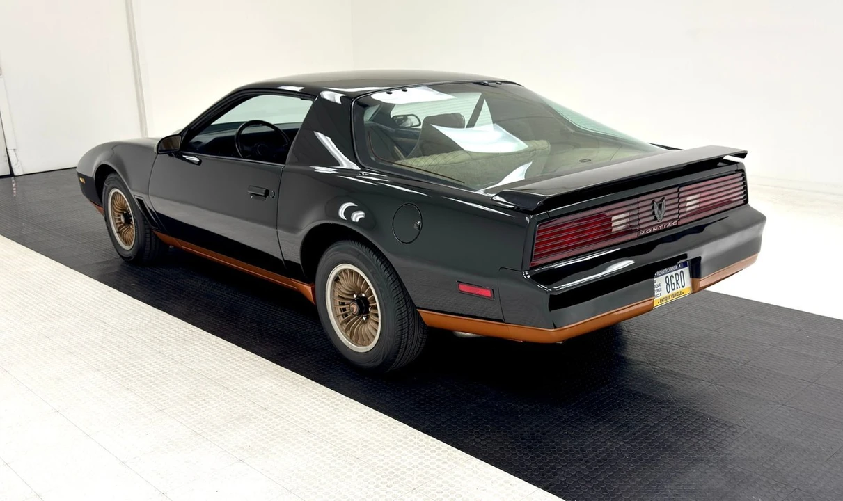 1982 Pontiac Firebird Trans Am 3rd Gen - Image 3 of 12
