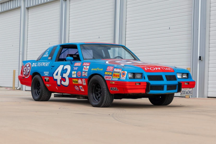 1982 Pontiac Grand Prix 3rd+ Gen - Image 6 of 31
