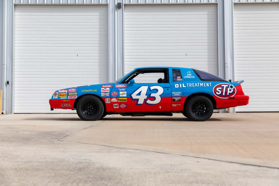 1982 Pontiac Grand Prix 3rd+ Gen - Image 2 of 31