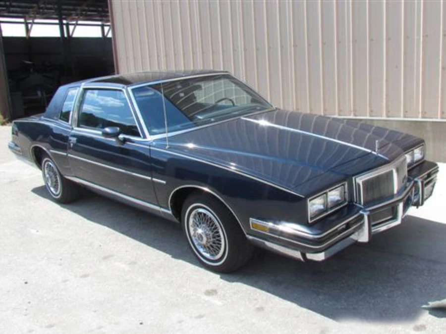 1982 Pontiac Grand Prix 3rd+ Gen - Image 6 of 6
