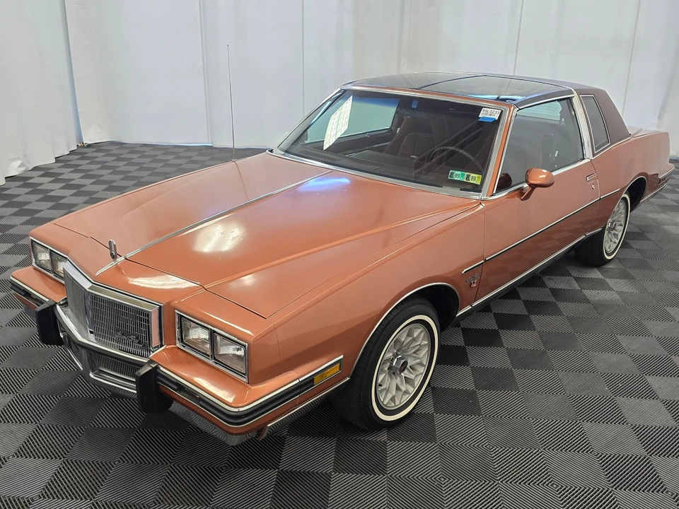 1982 Pontiac Grand Prix 3rd+ Gen - Image 6 of 31