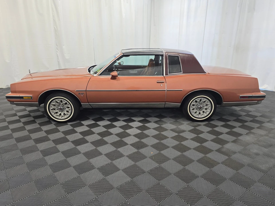 1982 Pontiac Grand Prix 3rd+ Gen - Image 7 of 31