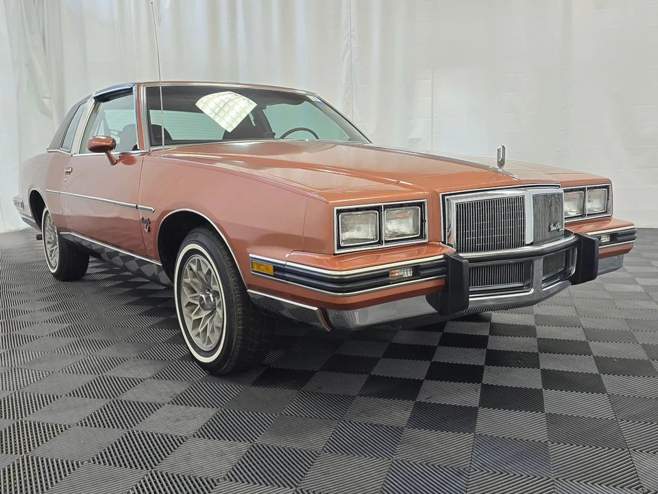 1982 Pontiac Grand Prix 3rd+ Gen - Image 15 of 31