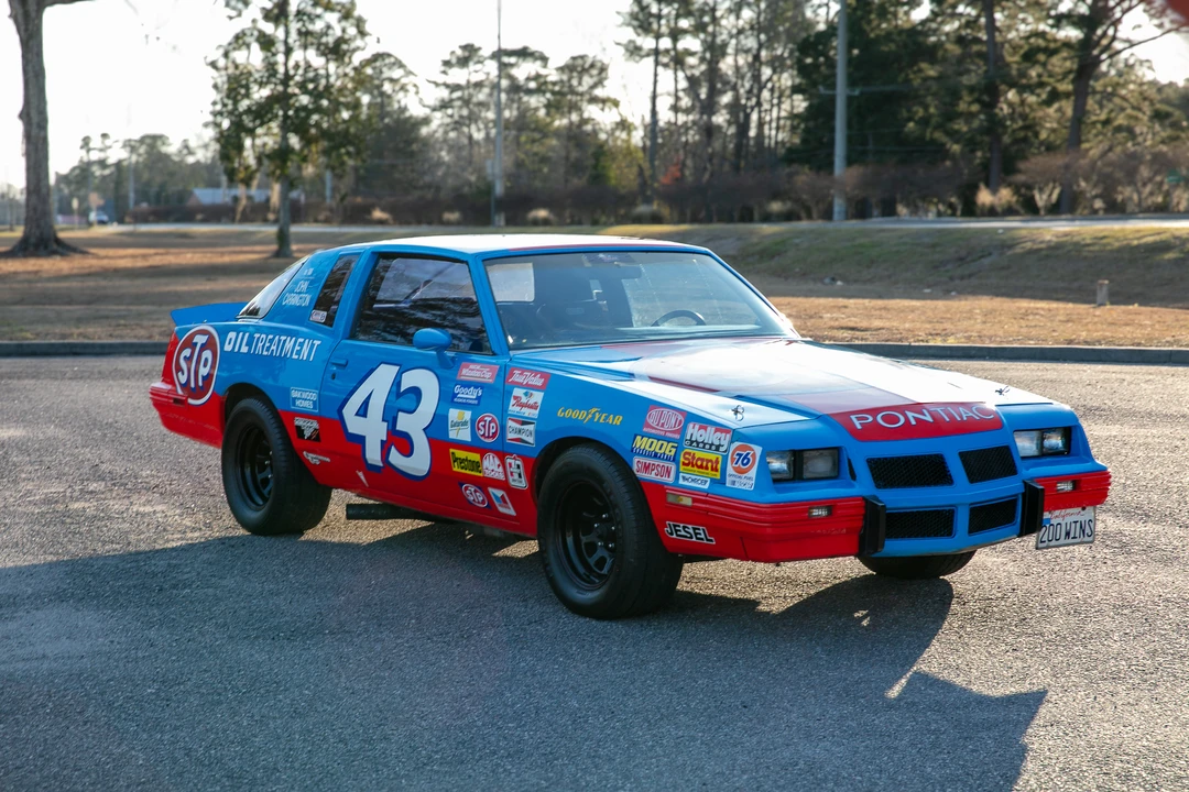 1982 Pontiac Grand Prix 3rd+ Gen - Image 19 of 31