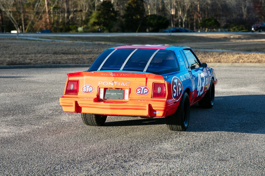 1982 Pontiac Grand Prix 3rd+ Gen - Image 17 of 31