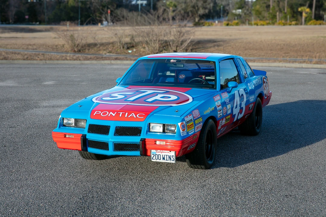 1982 Pontiac Grand Prix 3rd+ Gen - Image 29 of 31