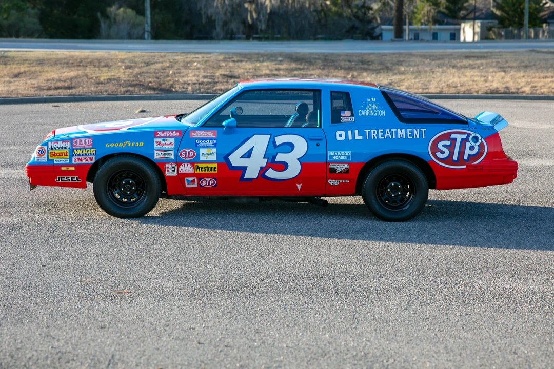 1982 Pontiac Grand Prix 3rd+ Gen - Image 25 of 31