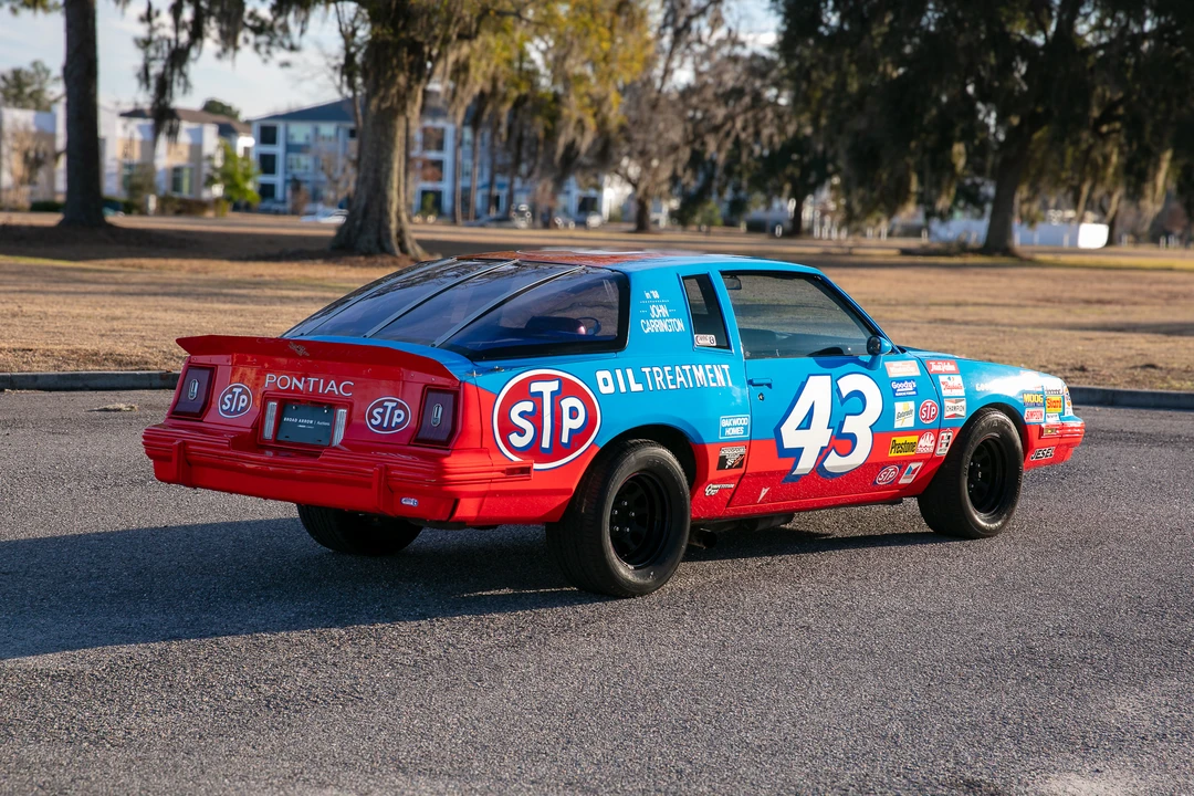1982 Pontiac Grand Prix 3rd+ Gen - Image 9 of 31