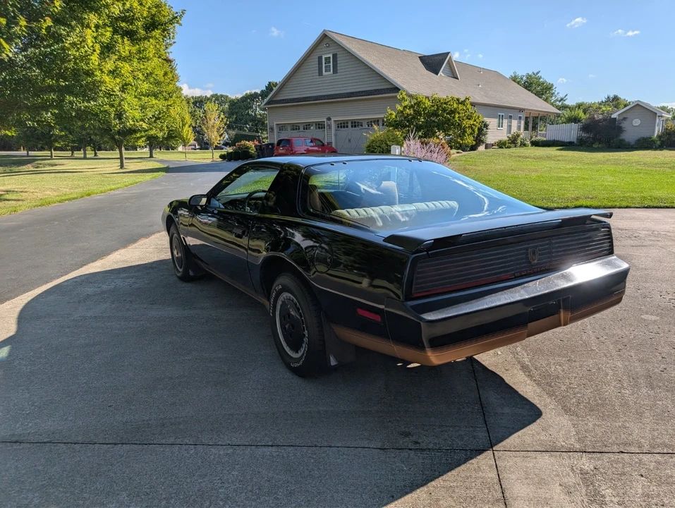 1982 Pontiac Firebird Trans Am 3rd Gen - Image 5 of 21