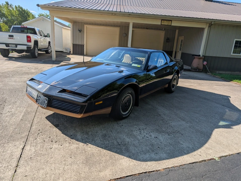1982 Pontiac Firebird Trans Am 3rd Gen - Image 4 of 21