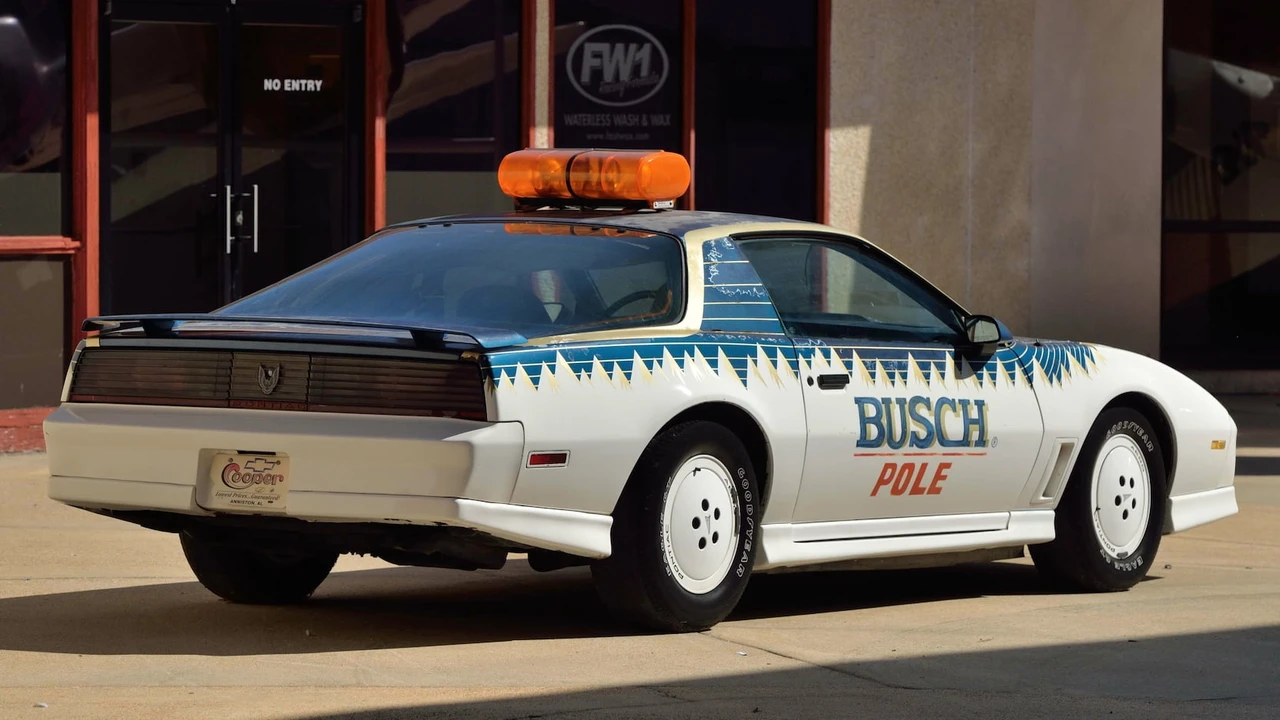 1982 Pontiac Firebird Trans Am 3rd Gen - Image 3 of 24