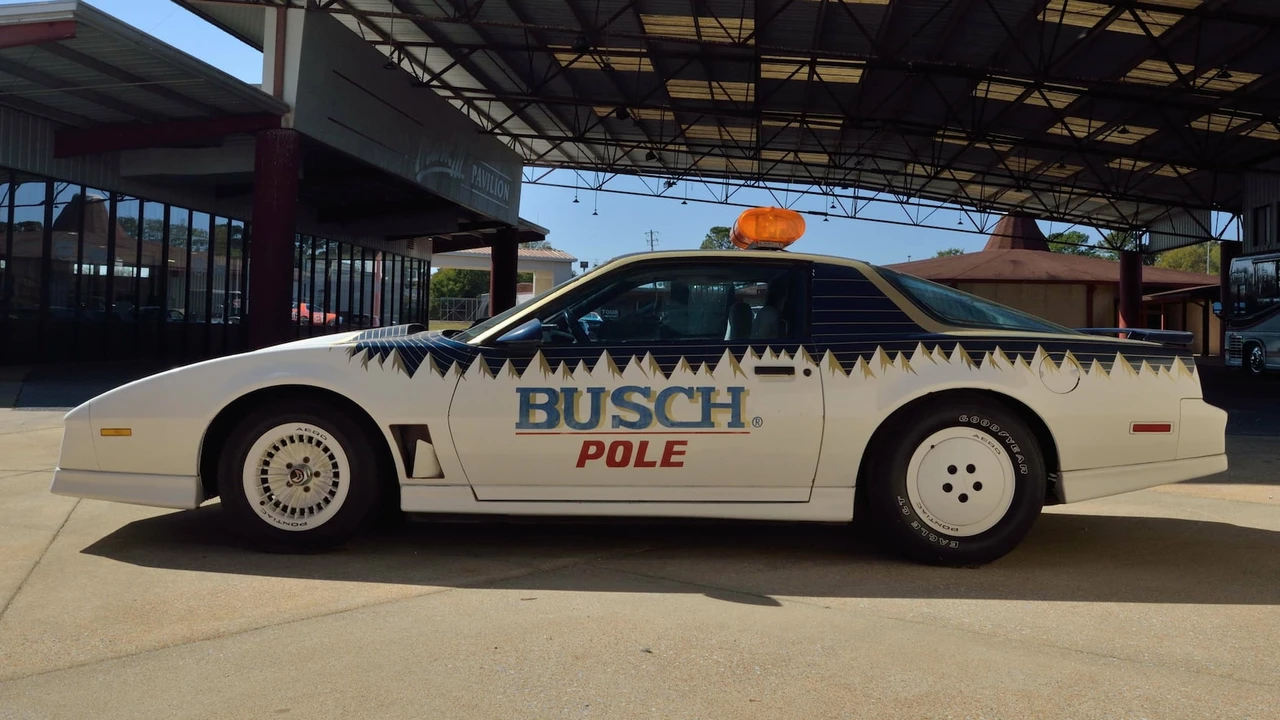 1982 Pontiac Firebird Trans Am 3rd Gen - Image 8 of 24