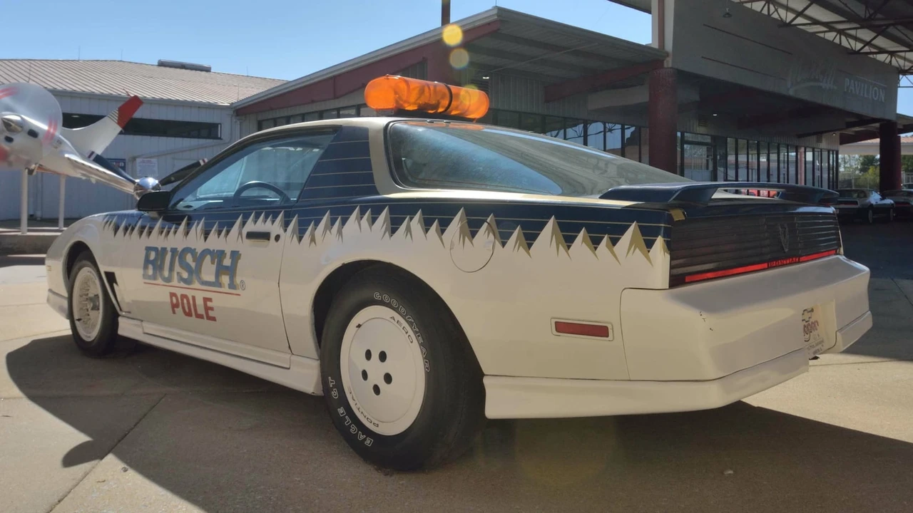 1982 Pontiac Firebird Trans Am 3rd Gen - Image 13 of 24