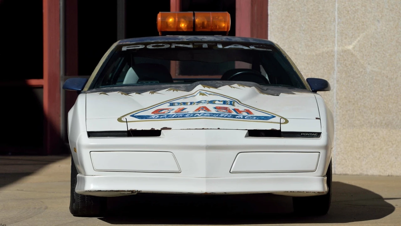 1982 Pontiac Firebird Trans Am 3rd Gen - Image 14 of 24