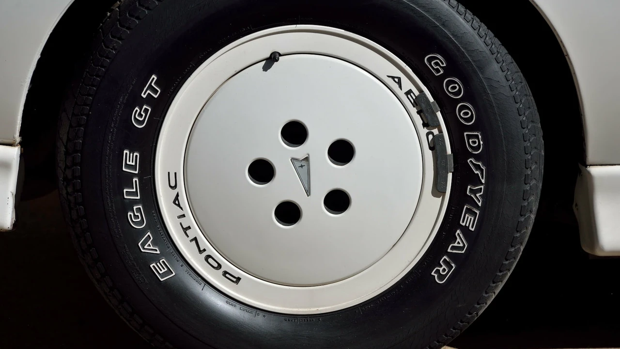 1982 Pontiac Firebird Trans Am 3rd Gen - Image 15 of 24