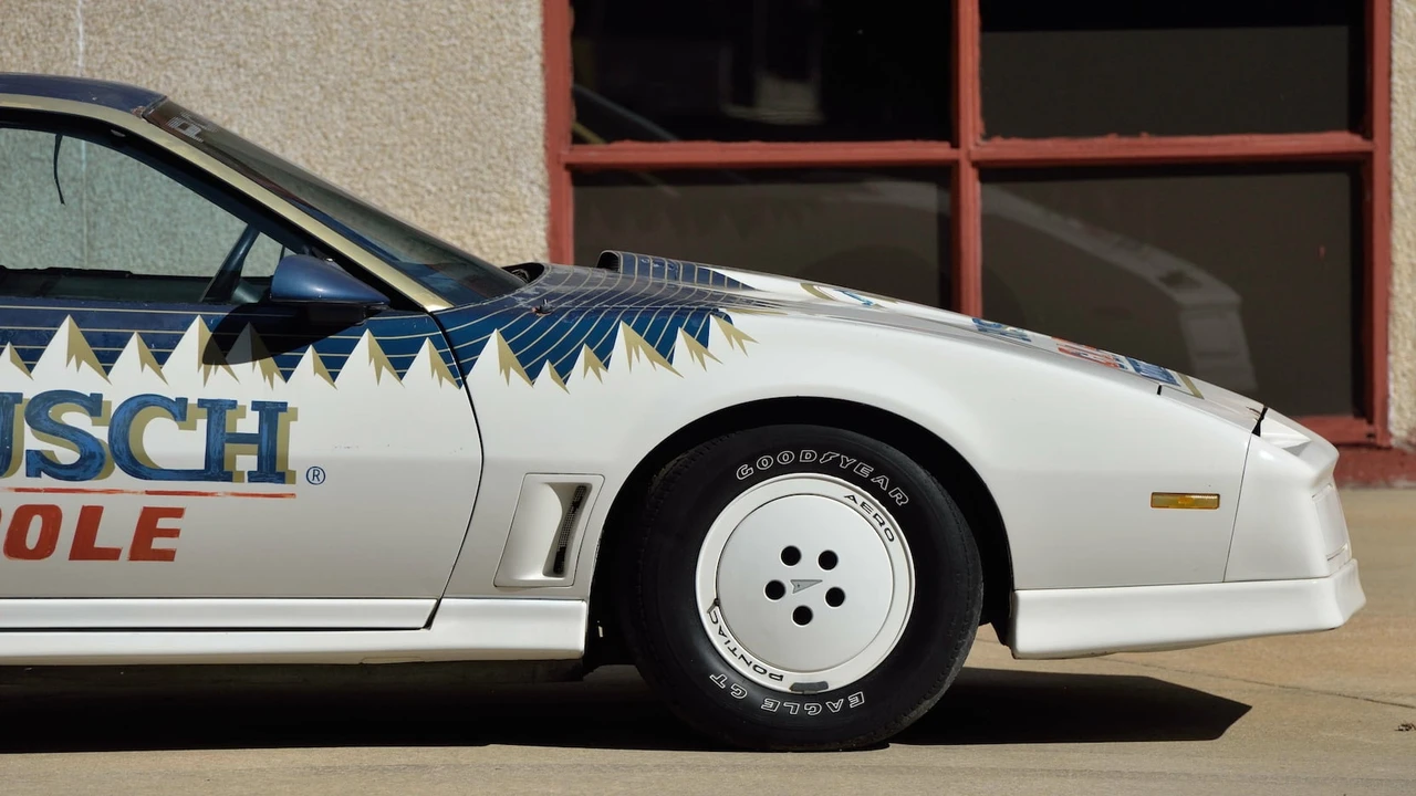 1982 Pontiac Firebird Trans Am 3rd Gen - Image 19 of 24