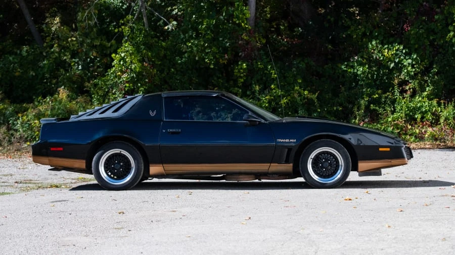 1982 Pontiac Firebird Trans Am 3rd Gen - Image 9 of 31