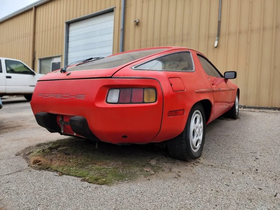 1982 Porsche 928 - Image 2 of 9