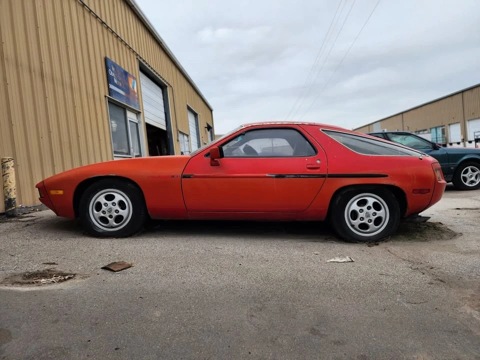 1982 Porsche 928 - Image 9 of 9