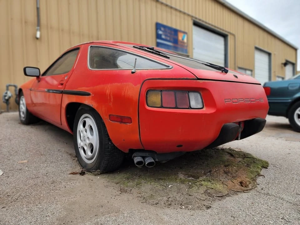 1982 Porsche 928 - Image 6 of 9