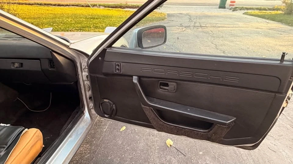 1982 Porsche 924 - Image 10 of 14