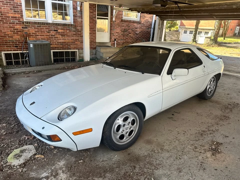 1982 Porsche 928 - Image 2 of 20