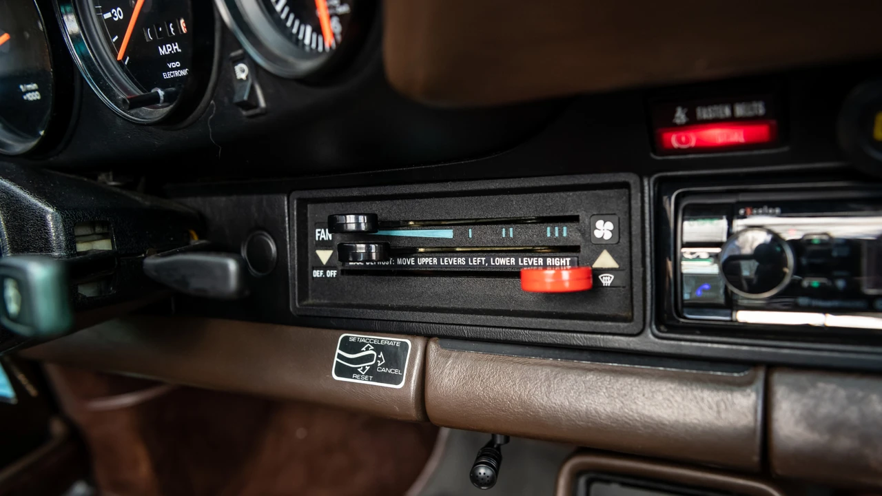 1982 Porsche 911 Carrera SC - Image 29 of 31