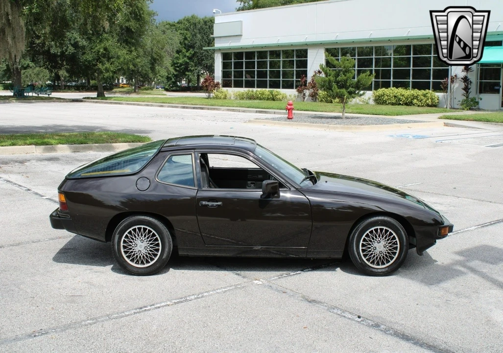 1982 Porsche 924 - Image 11 of 12