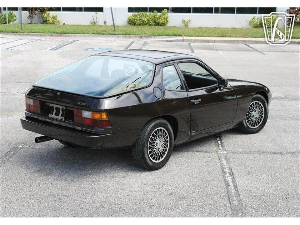 1982 Porsche 924 - Image 10 of 31