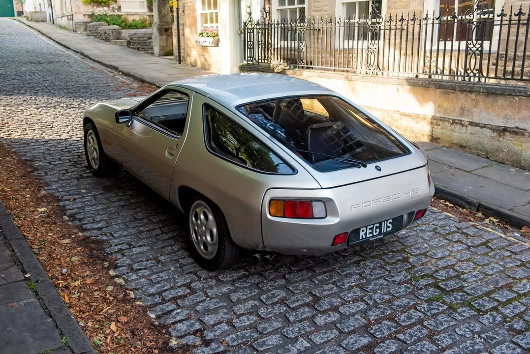1982 Porsche 928 - Image 10 of 30