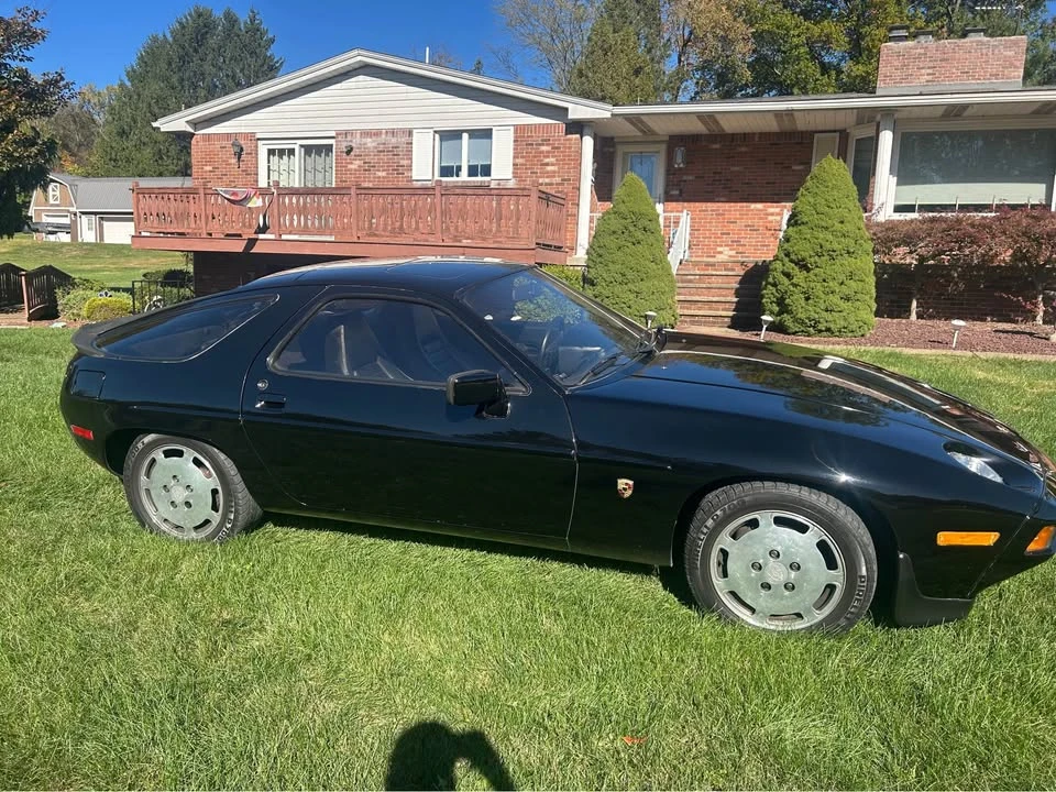 1982 Porsche 928 - Image 2 of 18