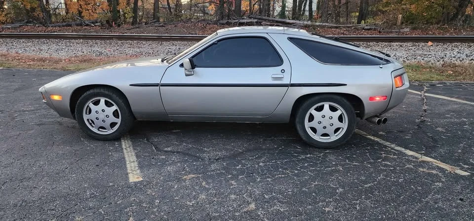 1982 Porsche 928 - Image 11 of 18