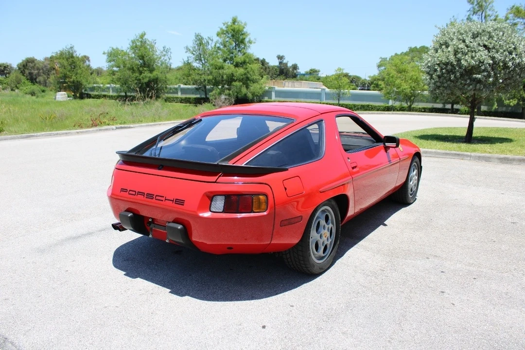 1982 Porsche 928 - Image 9 of 12