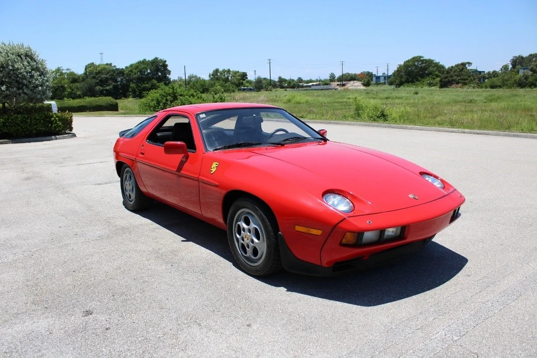 1982 Porsche 928 - Image 11 of 12