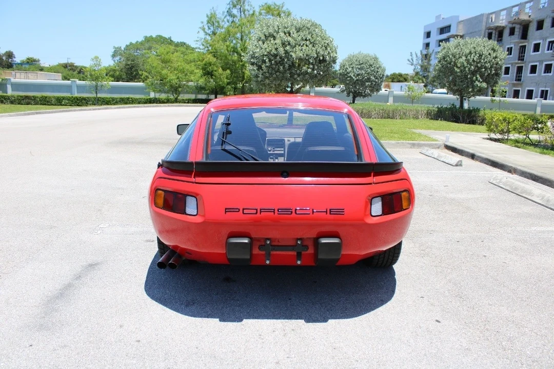 1982 Porsche 928 - Image 8 of 12