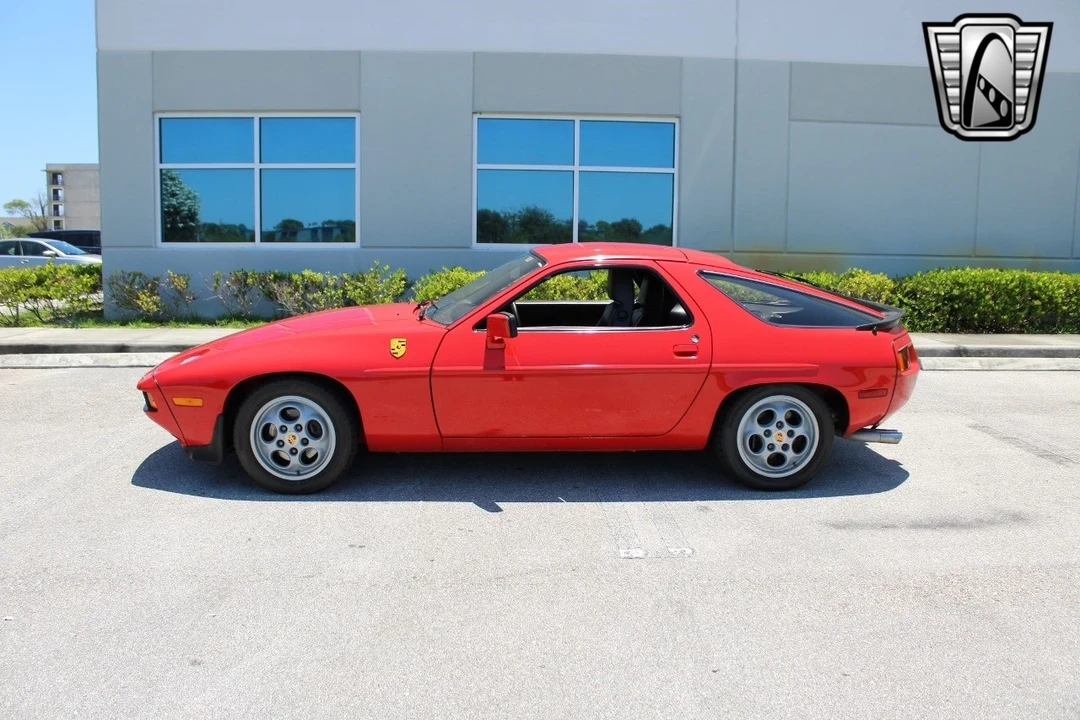 1982 Porsche 928 - Image 5 of 12