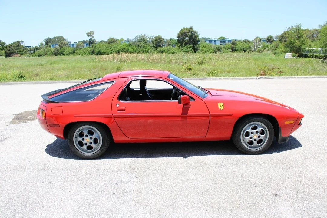 1982 Porsche 928 - Image 10 of 12