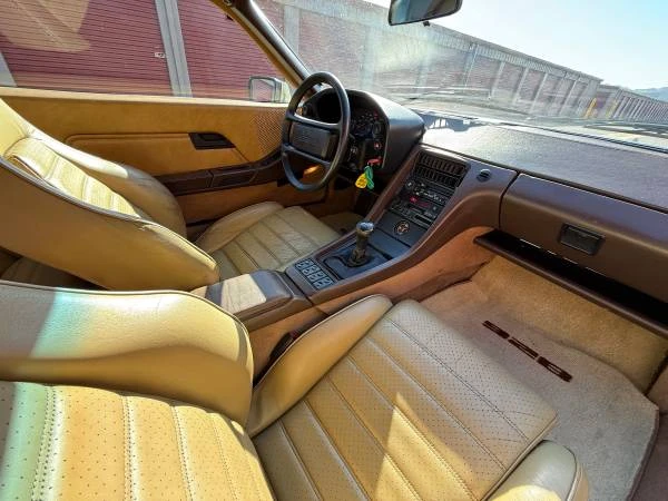 1982 Porsche 928 - Image 4 of 7