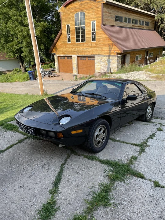 1982 Porsche 928 - Image 2 of 31