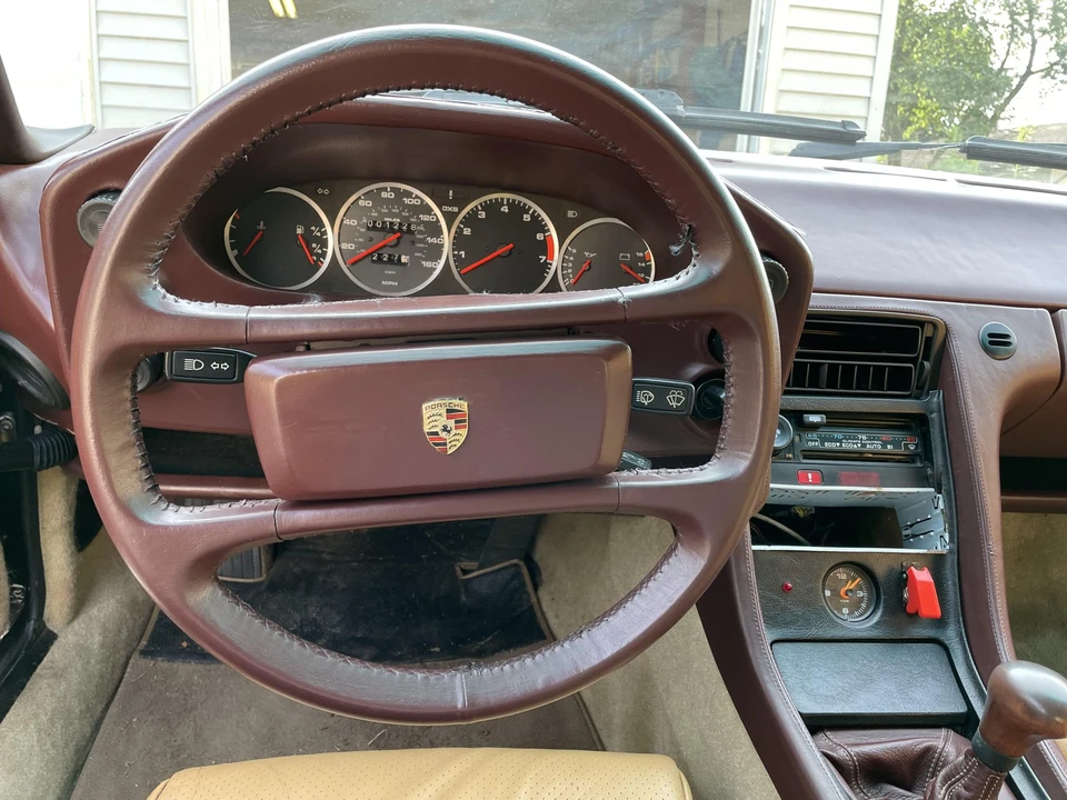 1982 Porsche 928 - Image 28 of 31