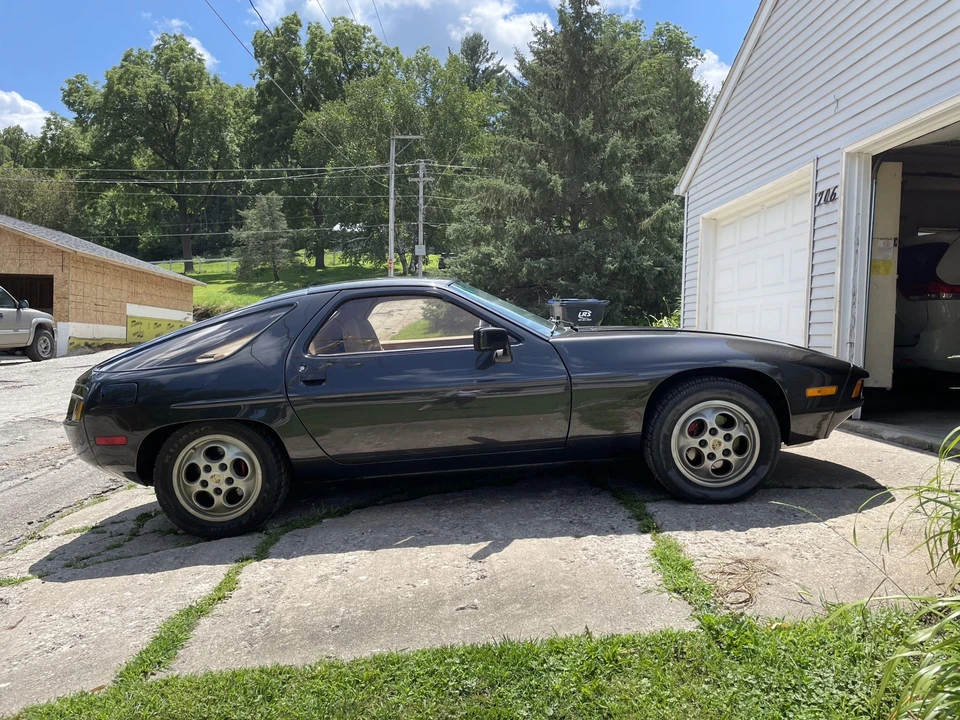 1982 Porsche 928 - Image 11 of 31