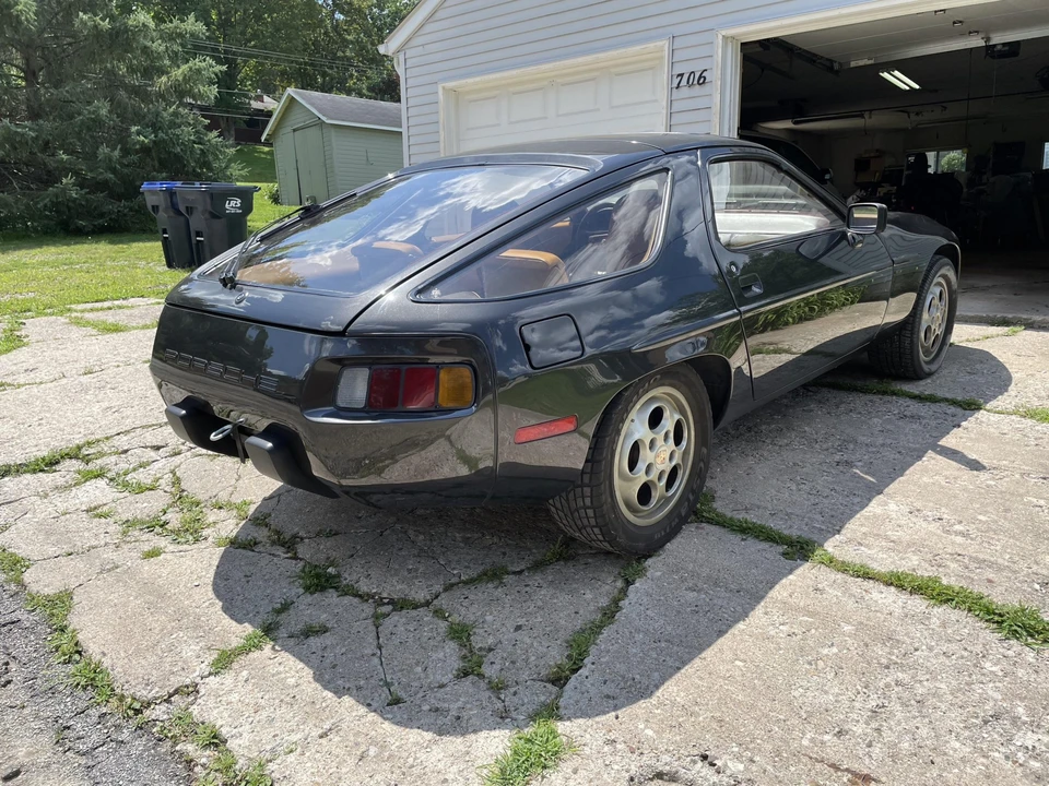 1982 Porsche 928 - Image 12 of 31