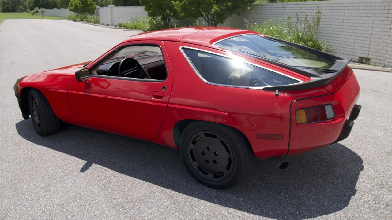 1982 Porsche 928 - Image 14 of 31