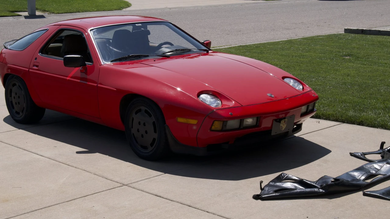 1982 Porsche 928 - Image 17 of 31